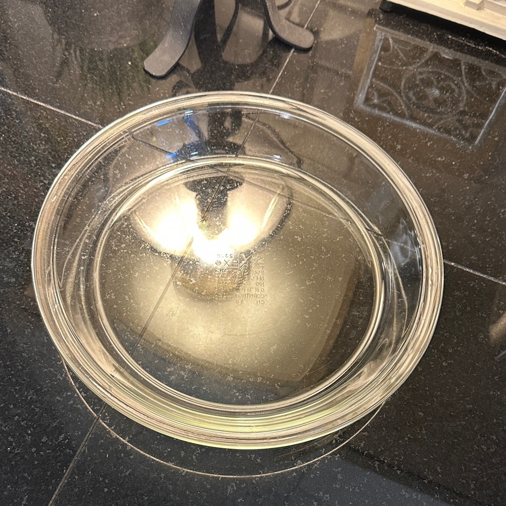 Vintage Pyrex clear pie dish